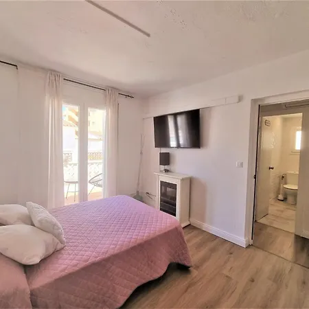 Beautifully Renovated In L Escala Villa L'Escala