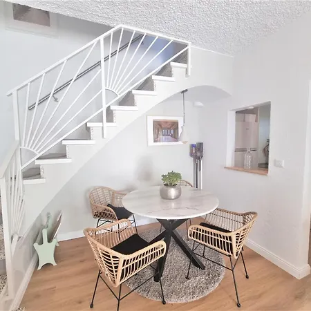 Beautifully Renovated In L Escala