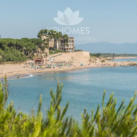 Beautifully Renovated In L Escala Villa L'Escala