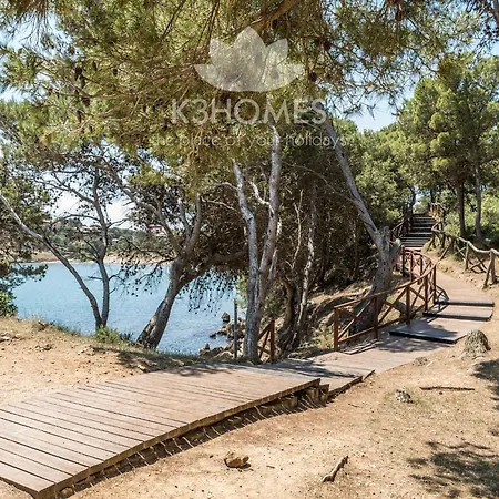Beautifully Renovated In L Escala Villa L'Escala